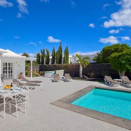 Vila Puerto Del Carmen Sleeps 8 Pool Wifi *