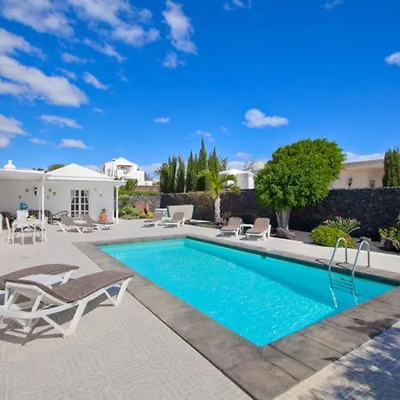 Vila Puerto Del Carmen Sleeps 8 Pool Wifi *