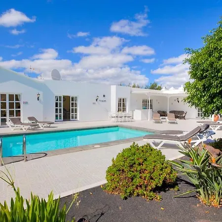 Vila Puerto Del Carmen Sleeps 8 Pool Wifi *