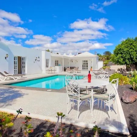 Vila Puerto Del Carmen Sleeps 8 Pool Wifi