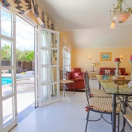 Puerto Del Carmen Sleeps 8 Pool Wifi Vila