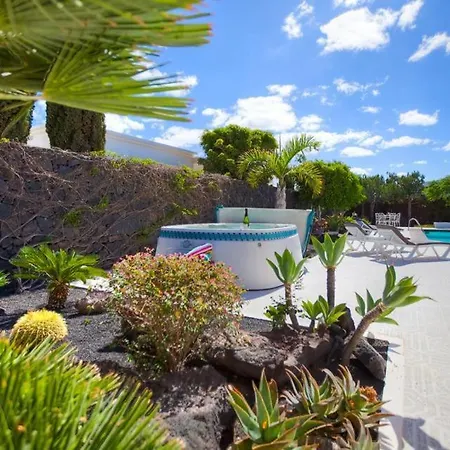Vila Puerto Del Carmen Sleeps 8 Pool Wifi